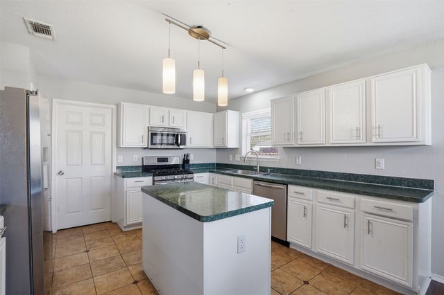 1026 Meadowbend Drive, Cedar Hill, TX 75104