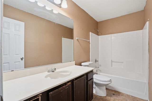 1026 Meadowbend Drive, Cedar Hill, TX 75104