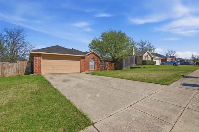 1026 Meadowbend Drive, Cedar Hill, TX 75104
