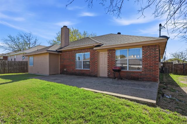 1026 Meadowbend Drive, Cedar Hill, TX 75104