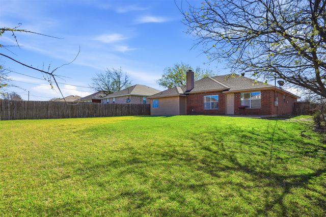 1026 Meadowbend Drive, Cedar Hill, TX 75104
