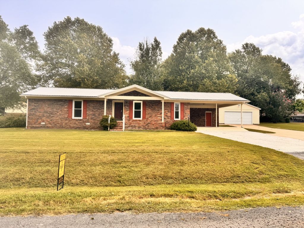 43 Plada Heights Rd, Fayetteville, TN 37334