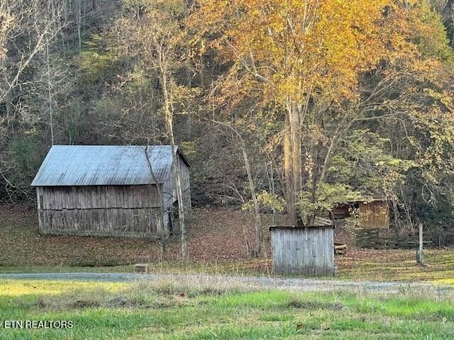 360 Spurlock Hollow Lane, Gainesboro, TN 38562