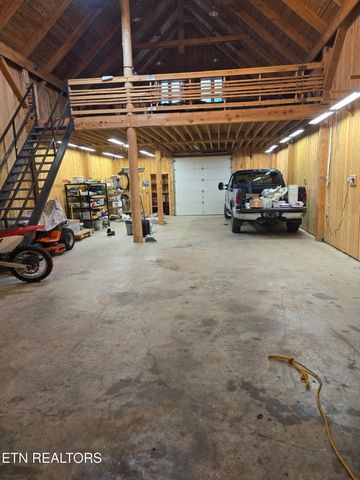 360 Spurlock Hollow Lane, Gainesboro, TN 38562