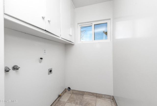 22002 Ybarra Road, Woodland Hills, CA 91364