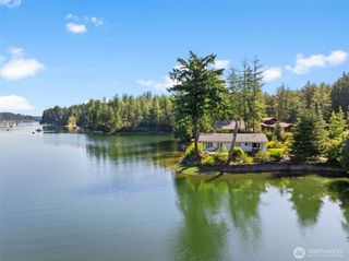 3143 E North Island Drive, Shelton, WA 98584