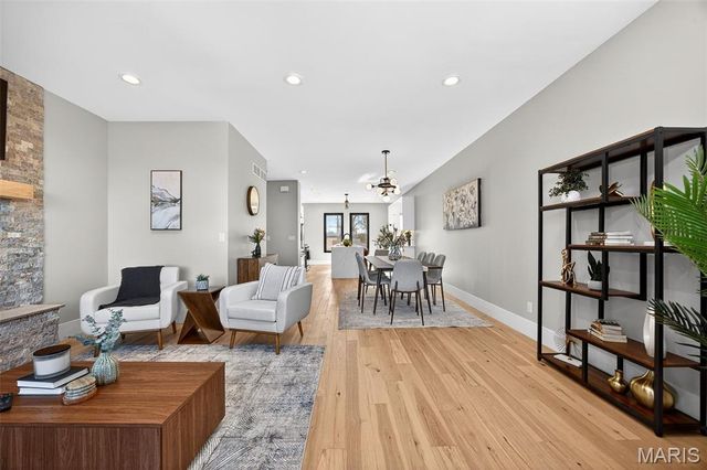 1013 River Bluff Drive, Washington, MO 63090