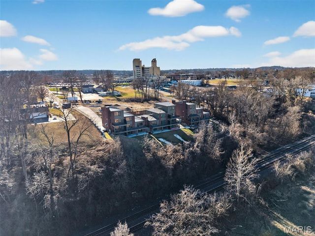 1013 River Bluff Drive, Washington, MO 63090
