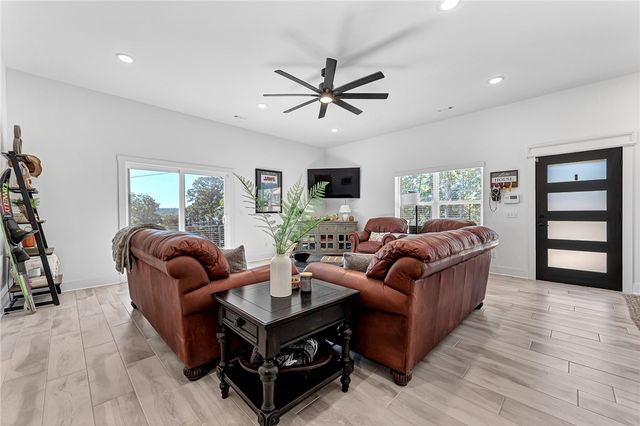 9994 Jim Trails, Rogers, AR 72756