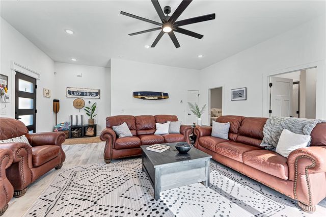 9994 Jim Trails, Rogers, AR 72756