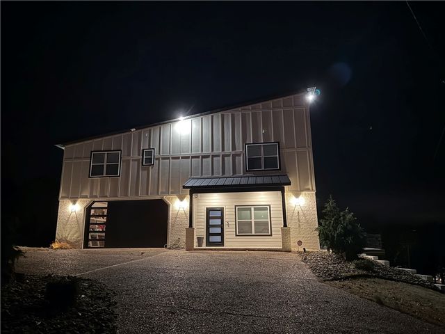 9994 Jim Trails, Rogers, AR 72756