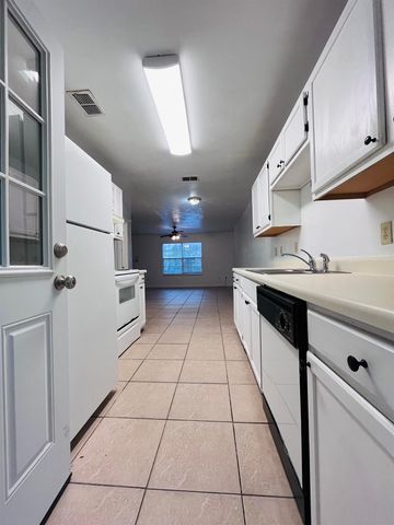 1285 Rumba Ln Apt B, Tallahassee, FL 32304