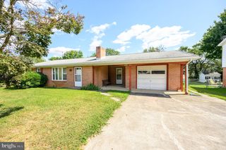 388 BELVEDERE DR, Charles Town, WV 25414