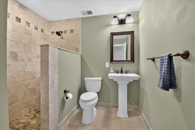 1041 Bicentennial Parkway, Ann Arbor, MI 48108
