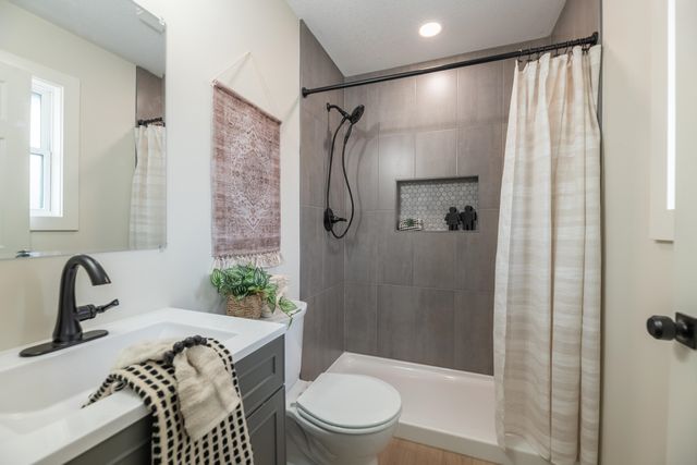 9109 E Barron Rd, Wichita, KS 67207