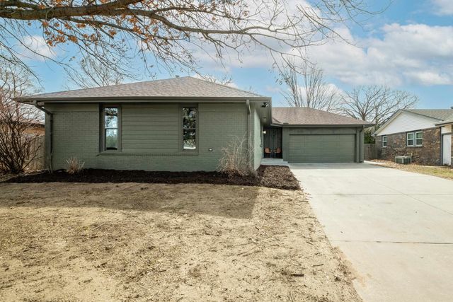 9109 E Barron Rd, Wichita, KS 67207