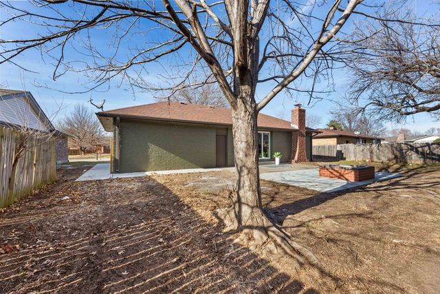 9109 E Barron Rd, Wichita, KS 67207