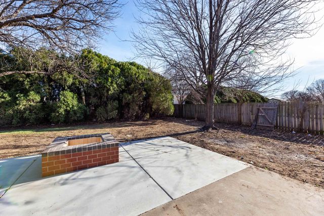 9109 E Barron Rd, Wichita, KS 67207