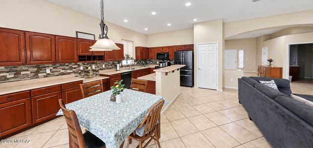 6771 S Camino Catalan, Tucson, AZ 85757