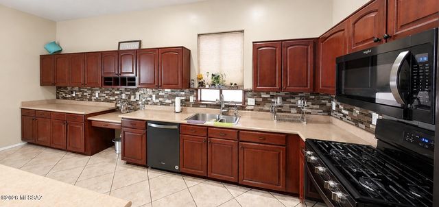 6771 S Camino Catalan, Tucson, AZ 85757