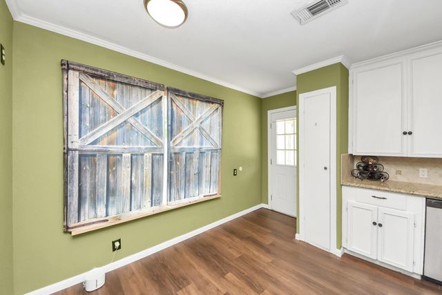 201 S Roosevelt Avenue, Cleveland, TX 77327