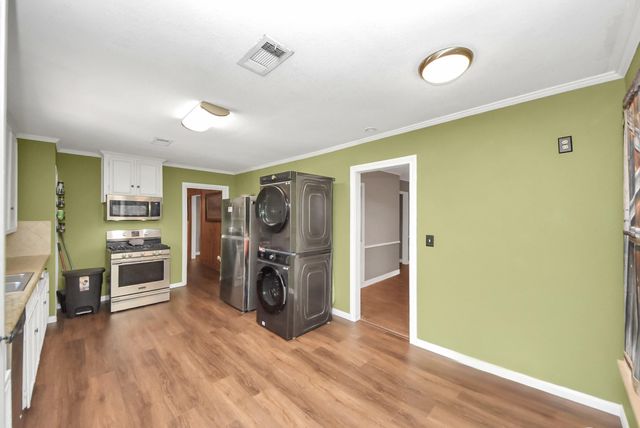 201 S Roosevelt Avenue, Cleveland, TX 77327