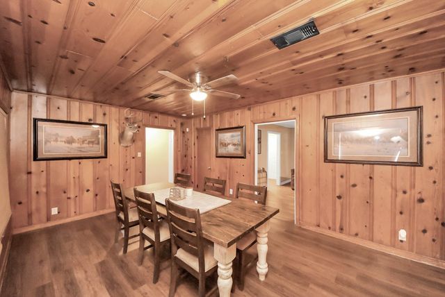 201 S Roosevelt Avenue, Cleveland, TX 77327
