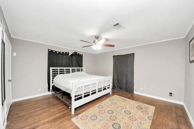 201 S Roosevelt Avenue, Cleveland, TX 77327