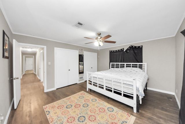 201 S Roosevelt Avenue, Cleveland, TX 77327