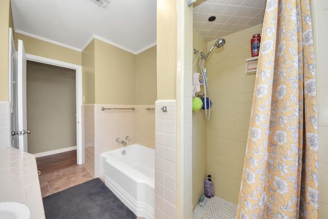 201 S Roosevelt Avenue, Cleveland, TX 77327