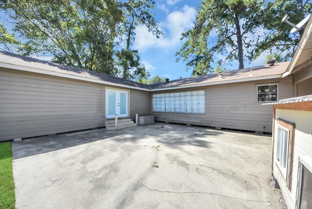 201 S Roosevelt Avenue, Cleveland, TX 77327