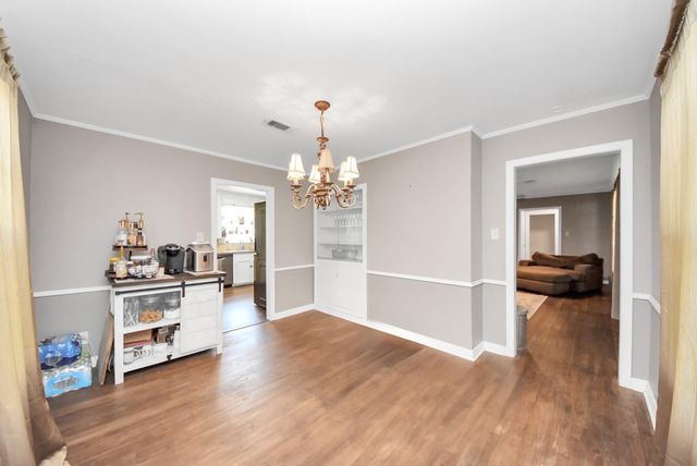 201 S Roosevelt Avenue, Cleveland, TX 77327