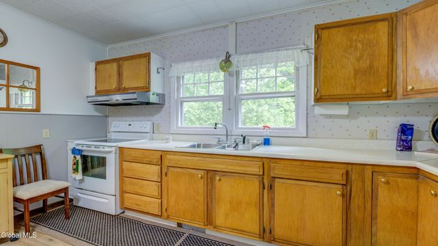 591 County Highway 146, Gloversville, NY 12078