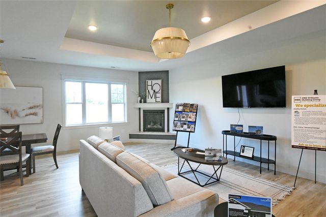 5195 Winslow Road, Marion, IA 52302