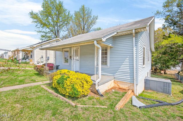 1028 Queen Ann Street, Burlington, NC 27217