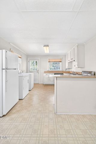 1028 Queen Ann Street, Burlington, NC 27217