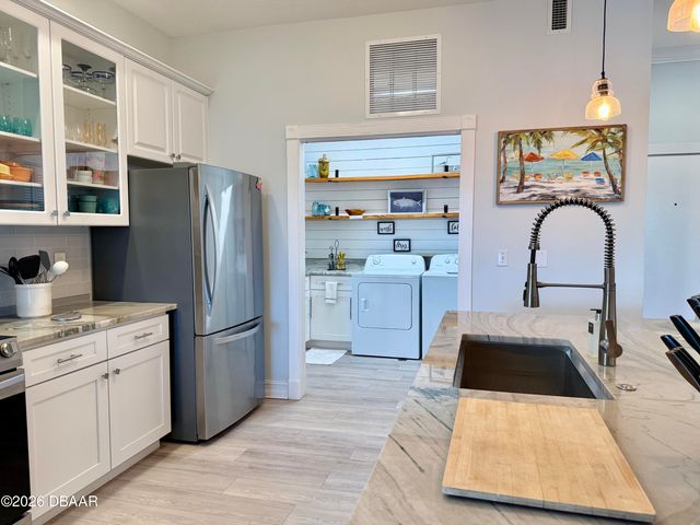 423 S Atlantic Ave Apt 102, New Smyrna Beach, FL 32169