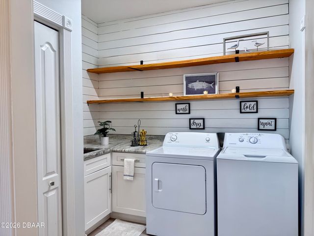 423 S Atlantic Ave Apt 102, New Smyrna Beach, FL 32169