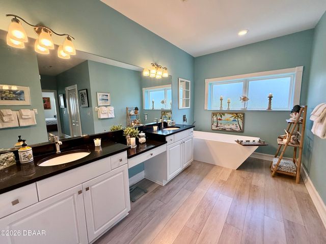423 S Atlantic Ave Apt 102, New Smyrna Beach, FL 32169
