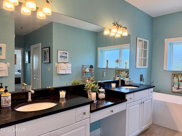 423 S Atlantic Ave Apt 102, New Smyrna Beach, FL 32169