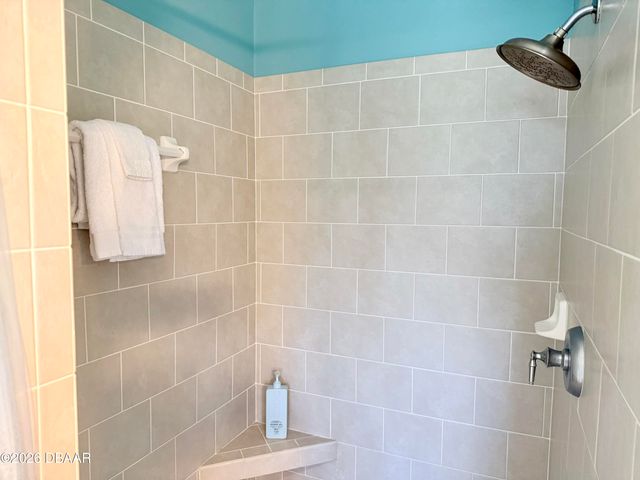 423 S Atlantic Ave Apt 102, New Smyrna Beach, FL 32169