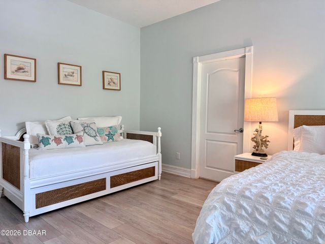 423 S Atlantic Ave Apt 102, New Smyrna Beach, FL 32169