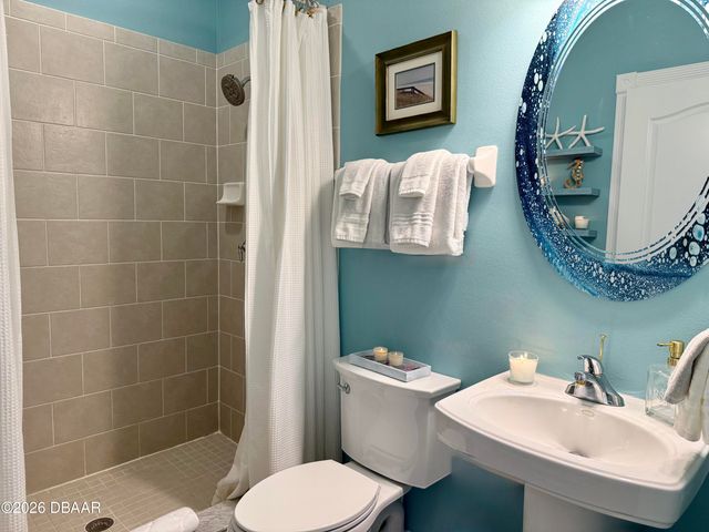423 S Atlantic Ave Apt 102, New Smyrna Beach, FL 32169