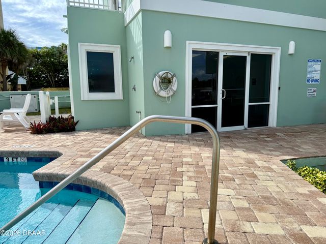 423 S Atlantic Ave Apt 102, New Smyrna Beach, FL 32169
