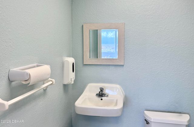 423 S Atlantic Ave Apt 102, New Smyrna Beach, FL 32169