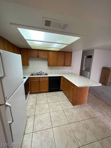 4300 LAMONT Street 232, Las Vegas, NV 89115