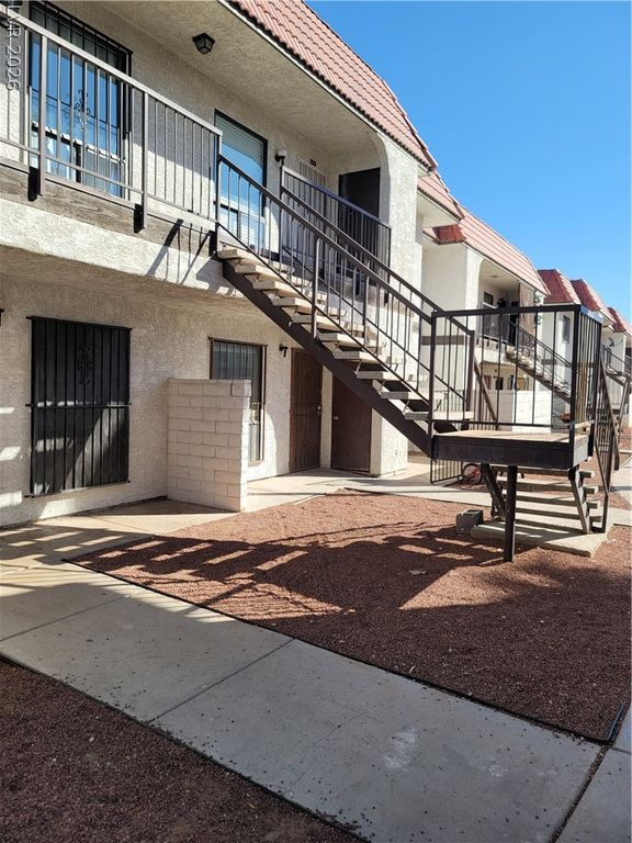 4300 LAMONT Street 232, Las Vegas, NV 89115