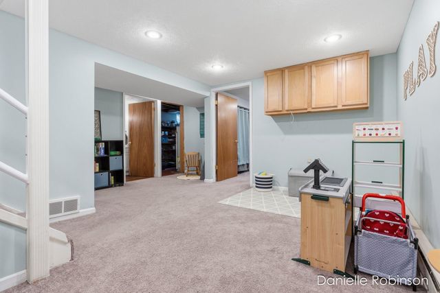 3679 Yellowstone Drive Sw, Grandville City, MI 49418