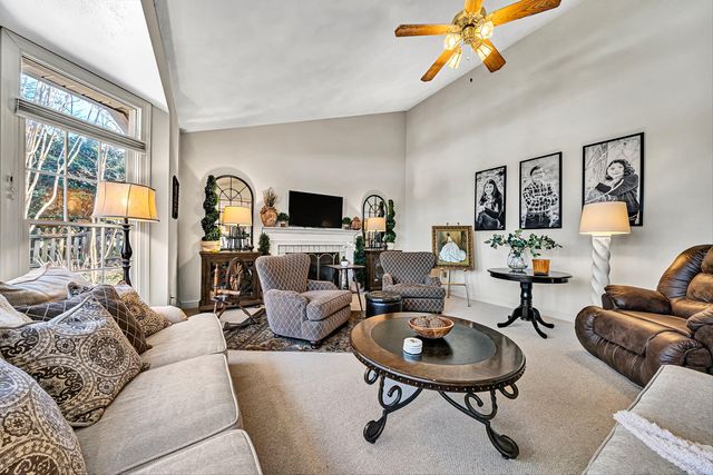 3535 Windsor Oaks CIR, Roanoke, VA 24018