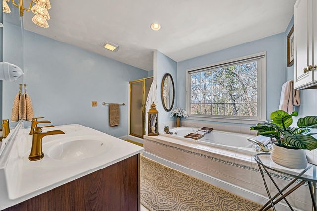 3535 Windsor Oaks CIR, Roanoke, VA 24018